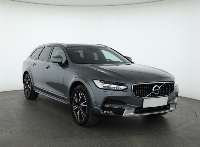 Volvo V90 Cross Country, 2018
