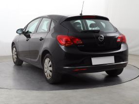 Opel Astra - 2013