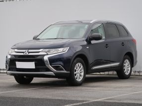Mitsubishi Outlander - 2016