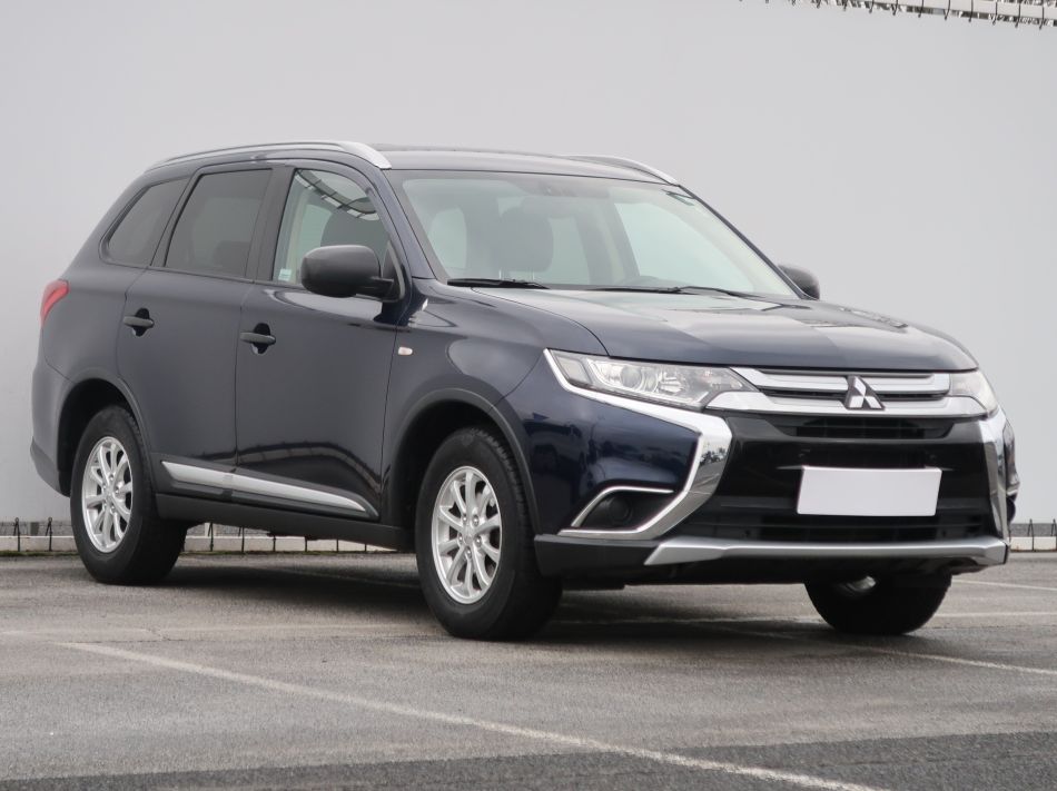 Mitsubishi Outlander - 2016
