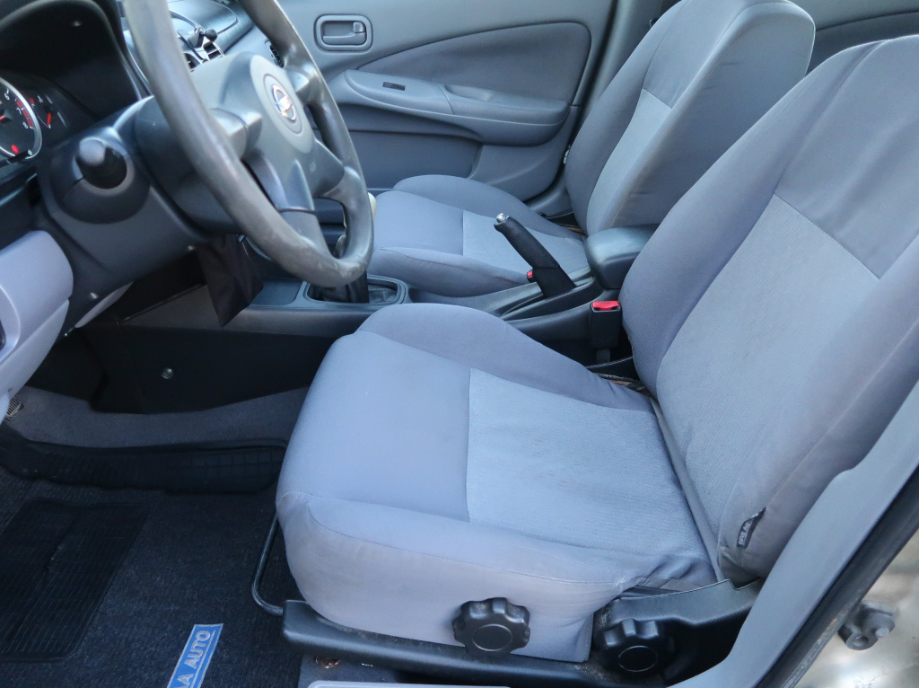 Nissan Almera