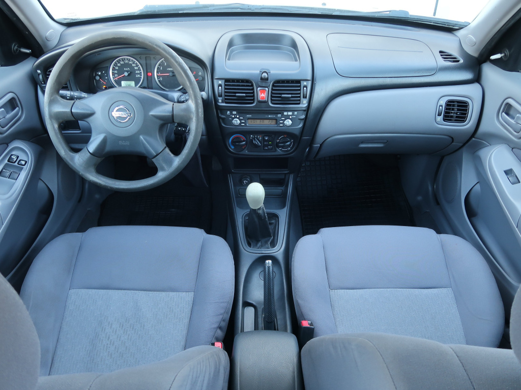 Nissan Almera