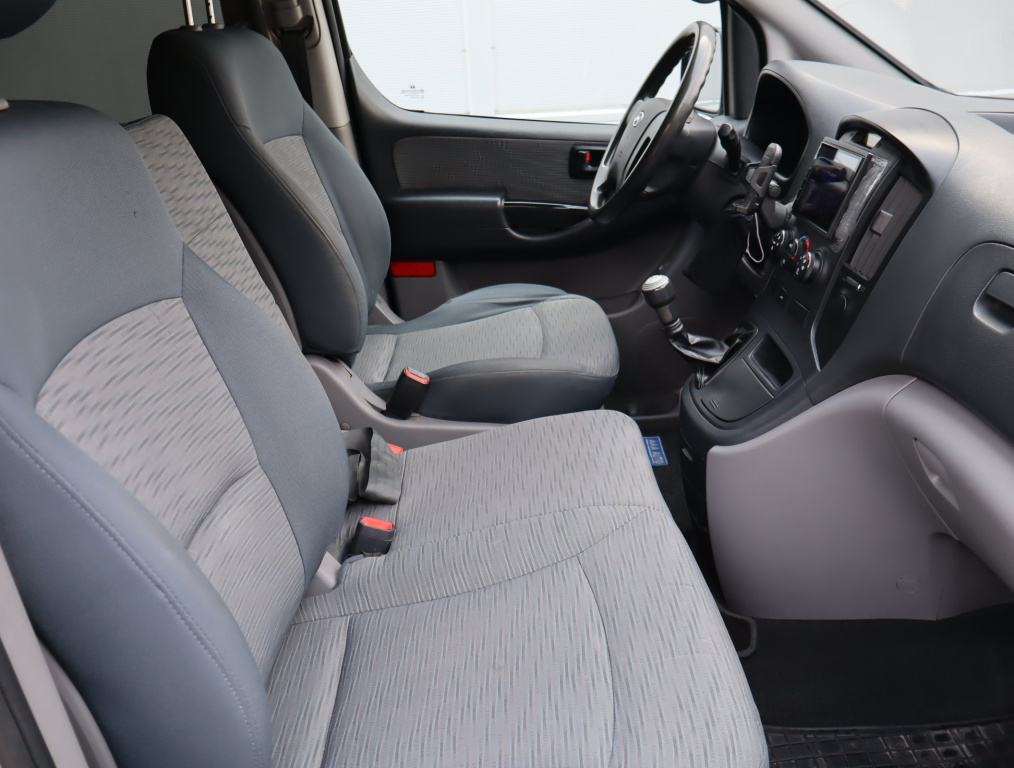 Hyundai H-1