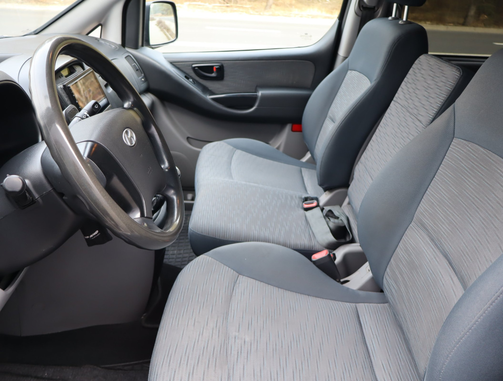 Hyundai H-1