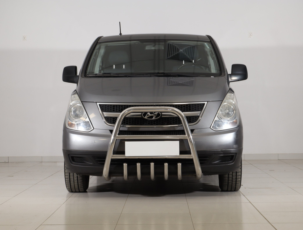 Hyundai H-1