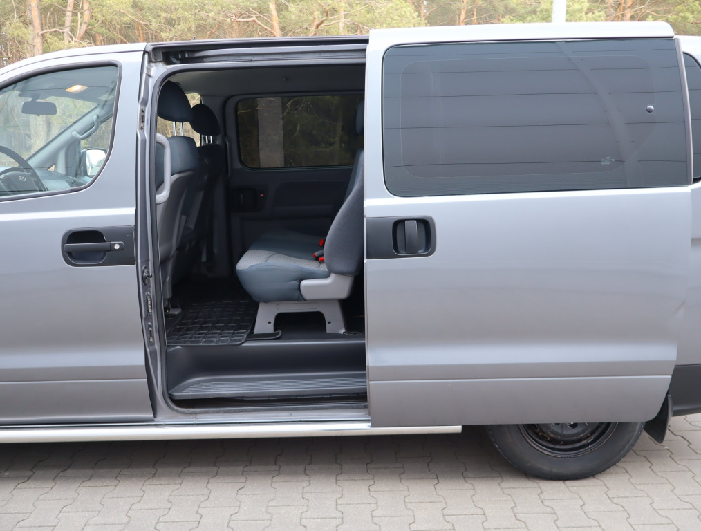 Hyundai H-1