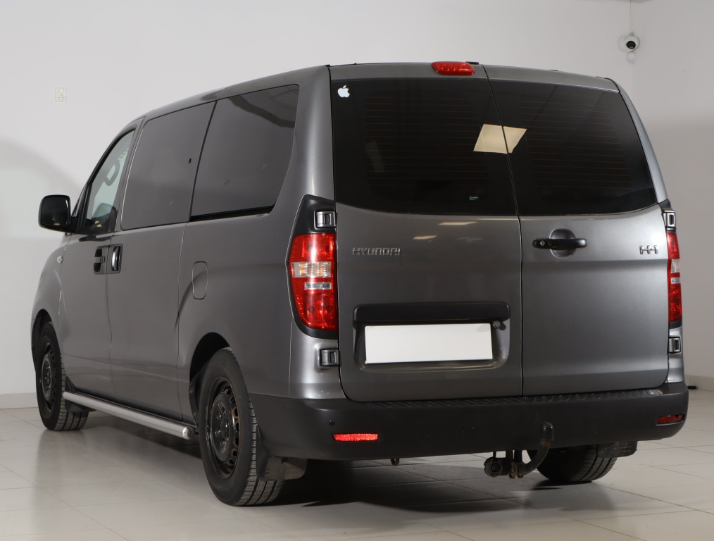 Hyundai H-1