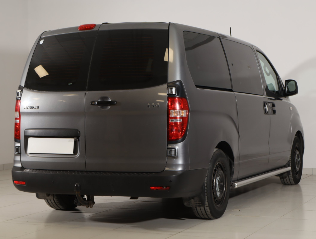 Hyundai H-1