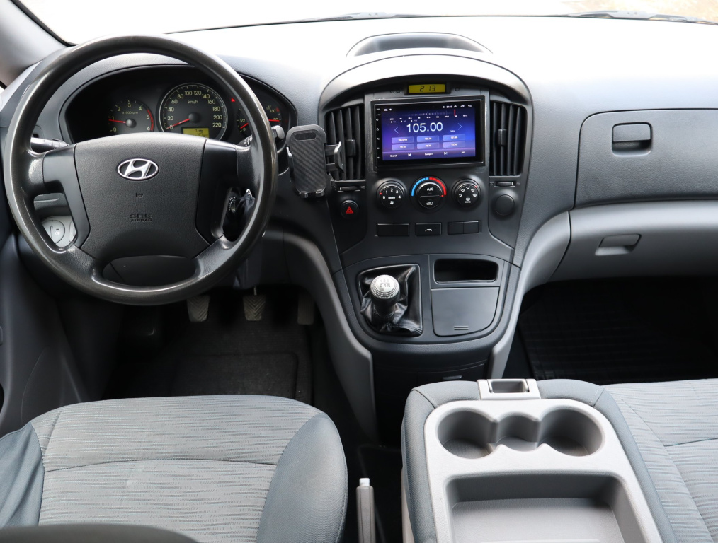 Hyundai H-1