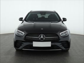 Mercedes-Benz E - 2021