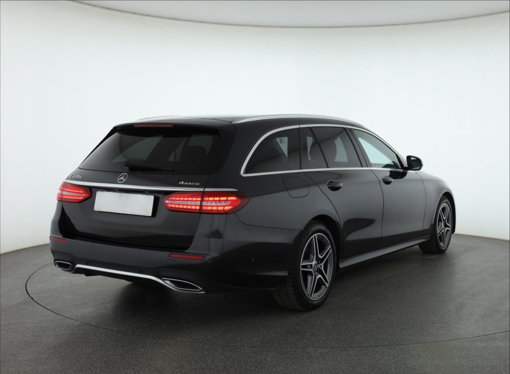 Mercedes-Benz E