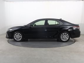 Toyota Camry - 2021