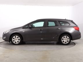 Opel Astra - 2011