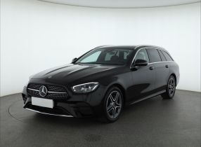 Mercedes-Benz E - 2021