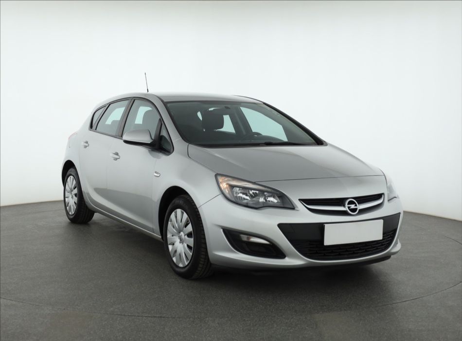 Opel Astra - 2013