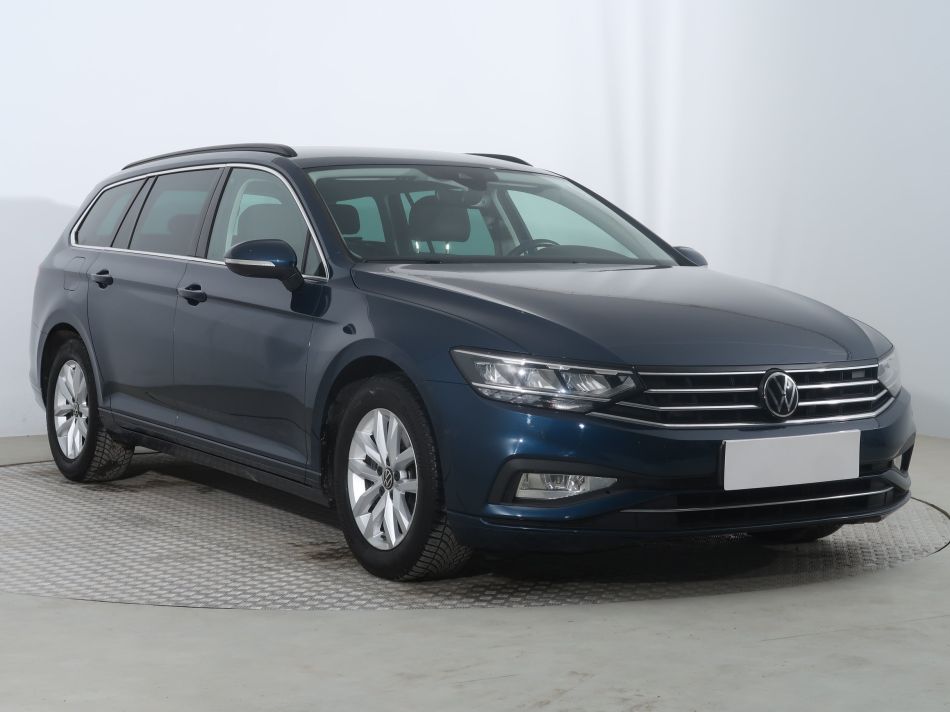 Volkswagen Passat - 2021