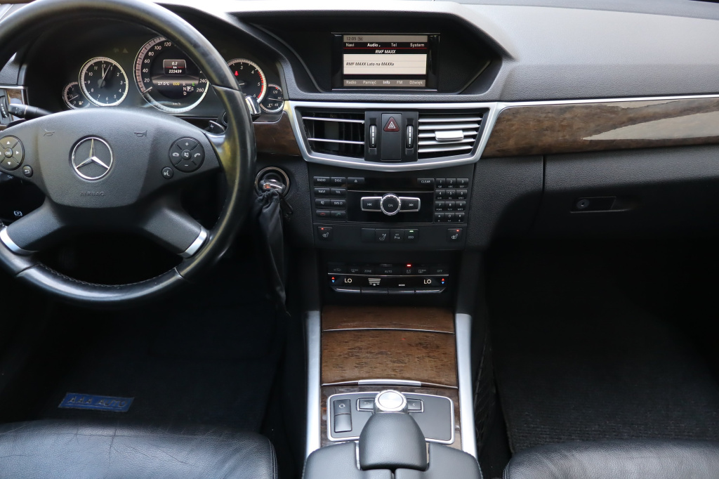 Mercedes-Benz E