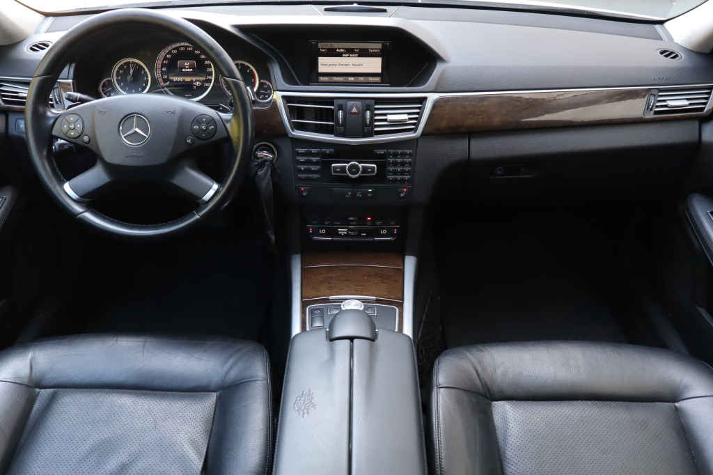 Mercedes-Benz E