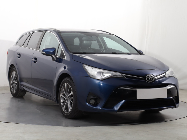Toyota Avensis 2015