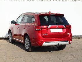 Mitsubishi Outlander - 2020