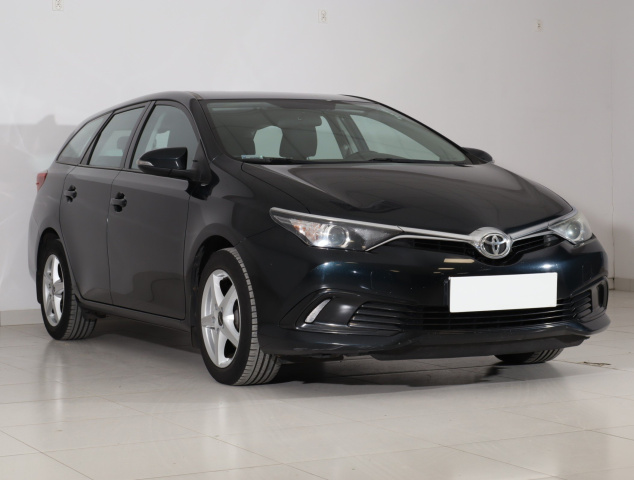 Toyota Auris 2015