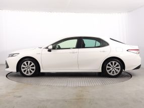Toyota Camry - 2020