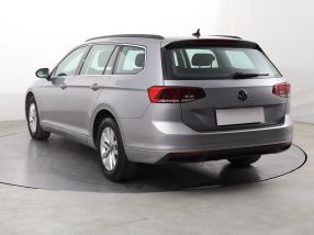 Volkswagen Passat - 2021