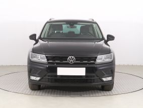 Volkswagen Tiguan - 2016