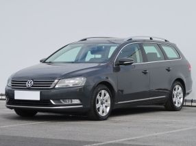 Volkswagen Passat - 2011