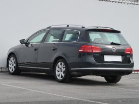 Volkswagen Passat - 2011