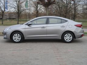 Hyundai Elantra - 2019
