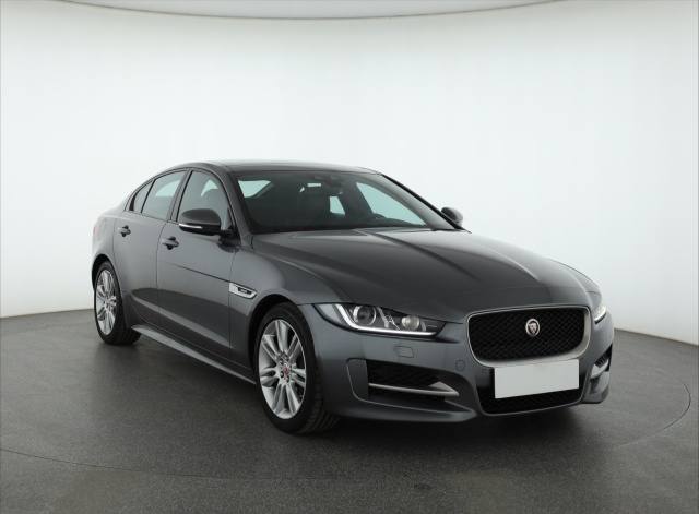 Jaguar XE 2015