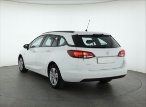 Opel Astra - 2021