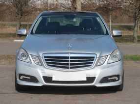 Mercedes-Benz E - 2009