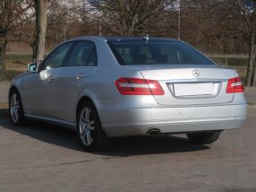 Mercedes-Benz E - 2009