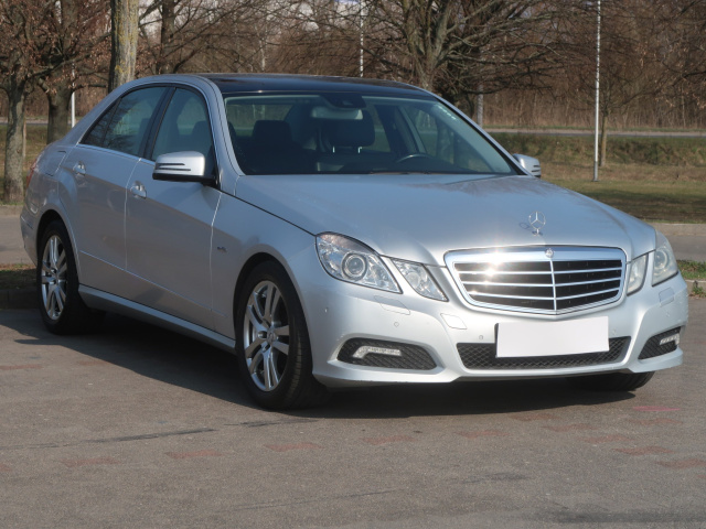 Mercedes-Benz E 2009