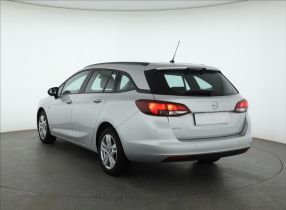 Opel Astra - 2021