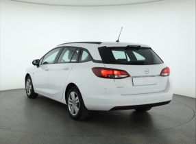 Opel Astra - 2021