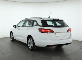 Opel Astra - 2021