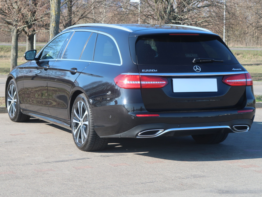 Mercedes-Benz E