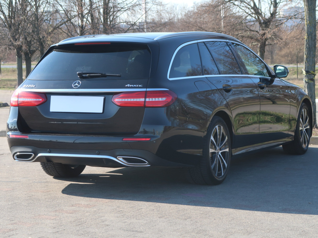 Mercedes-Benz E