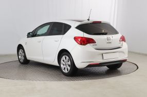 Opel Astra - 2013