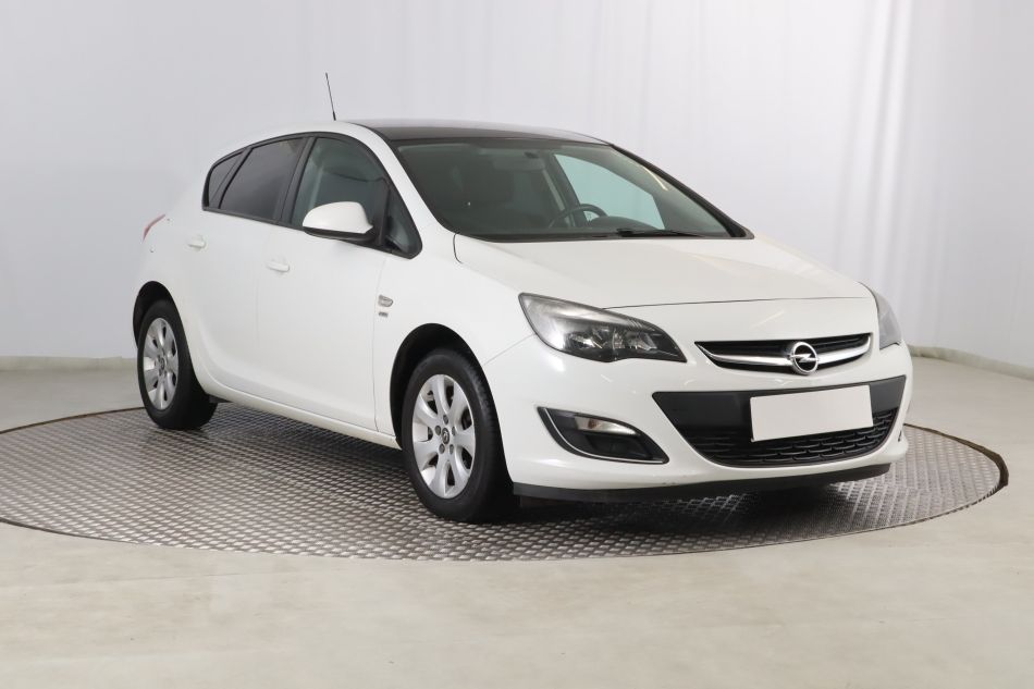 Opel Astra - 2013