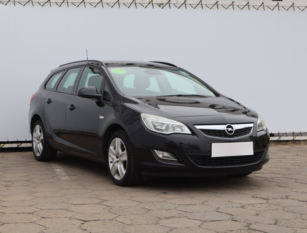 Opel Astra 2011