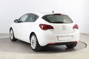 Opel Astra - 2010