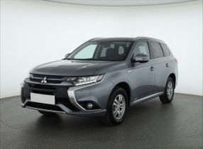 Mitsubishi Outlander - 2015