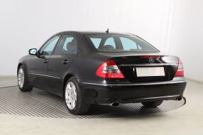 Mercedes-Benz E - 2008