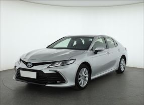 Toyota Camry - 2021