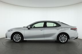 Toyota Camry - 2021