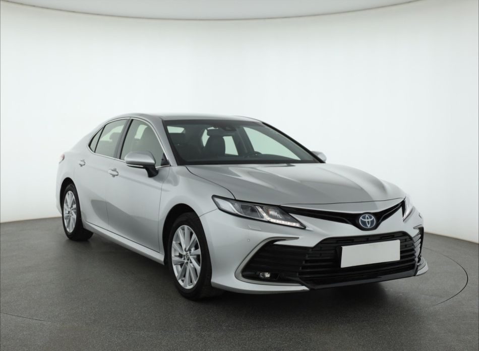 Toyota Camry - 2021